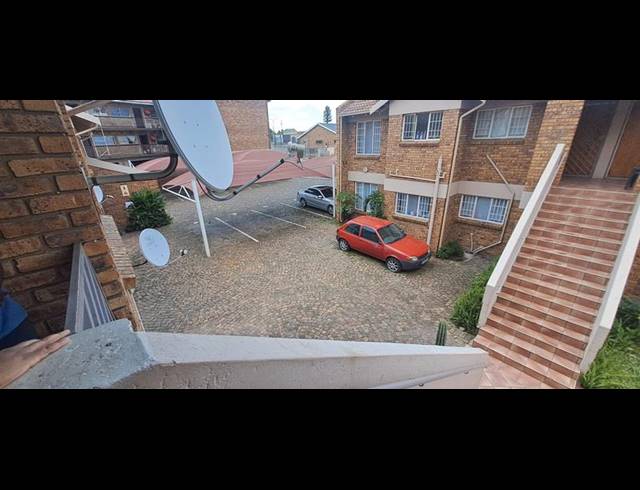 2 BEDROOM PROPERTY TO RENT IN BOKSBURG NORTH